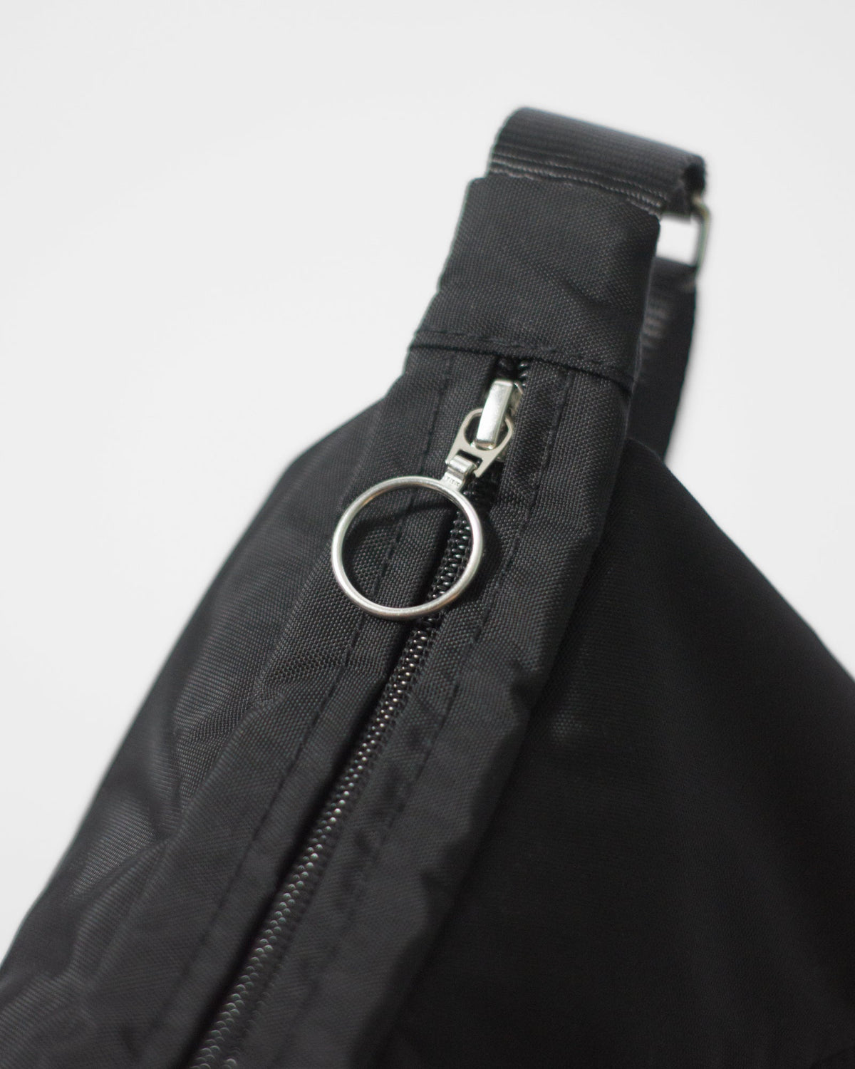 Bottle Bag zipper pull detail